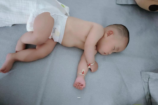 阿克苏宝宝大便干拉不出来